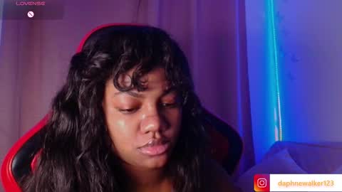 Snapshot of daphnewalker__ chatting on February 2026 12:01:01 PM Daphne online show from February 2026 12:01:01 PM