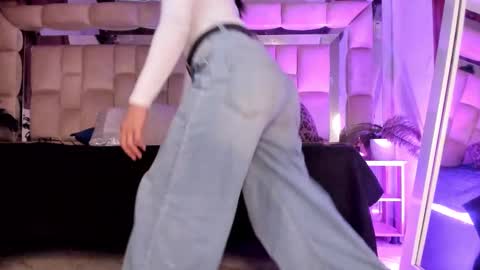 Daphne online show from September 2025 12:18:01 PM