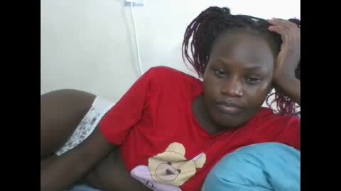 ESTHER online show from February 2025 06:23:01 PM