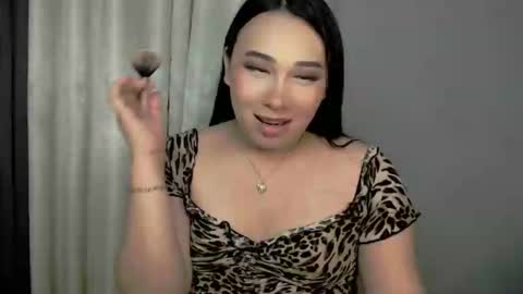 Snapshot of darcy_world chatting on January 2025 10:18:01 PM DARCY online show from January 2025 10:18:01 PM