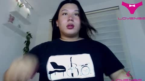 Snapshot of darcy_world chatting on December 2025 04:06:01 AM DARCY online show from December 2025 04:06:01 AM