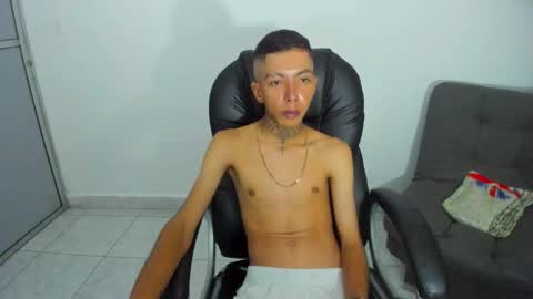 Darikson online show from November 2025 09:17:01 PM