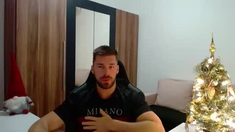 darius_94 online show from December 2025 05:47:01 AM