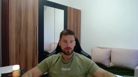 darius_94 online show from February 2026 06:22:01 AM