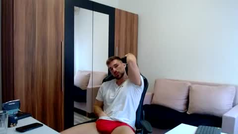 Snapshot of darius_94 chatting on June 2026 12:33:01 PM darius_94 online show from June 2026 12:33:01 PM