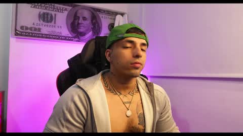 Darius Phoenix  online show from February 2025 04:14:02 AM