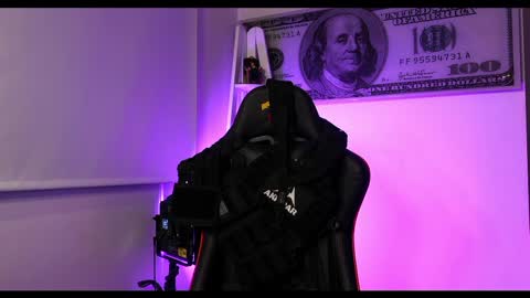 Darius Phoenix  online show from February 2025 07:03:01 AM