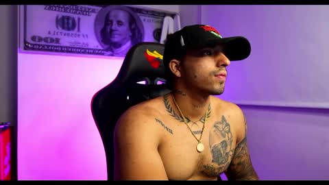 Darius Phoenix  online show from February 2025 06:48:01 AM