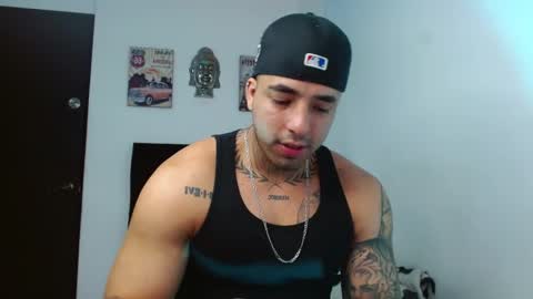 Darius Phoenix  online show from October 2025 07:04:02 PM