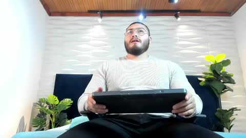 Darius online show from April 2026 11:19:02 AM