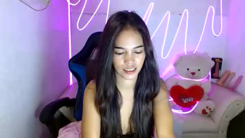 dark_angel143 online show from May 2026 12:00:01 PM
