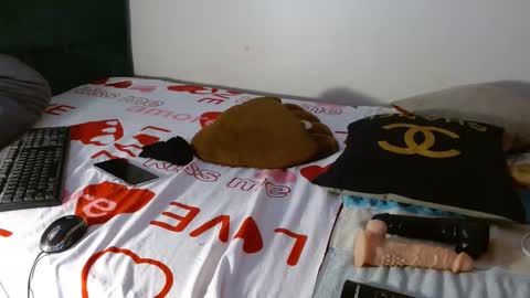 Snapshot of dark_chocolate0 chatting on February 2025 07:09:02 AM becky online show from February 2025 07:09:02 AM