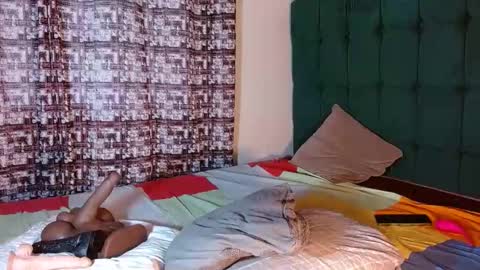 Snapshot of dark_chocolate0 chatting on September 2025 07:08:01 AM becky online show from September 2025 07:08:01 AM