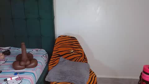 Snapshot of dark_chocolate0 chatting on October 2025 12:39:02 PM becky online show from October 2025 12:39:02 PM