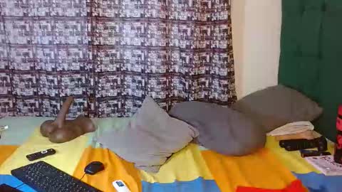 Snapshot of dark_chocolate0 chatting on October 2025 09:22:01 AM becky online show from October 2025 09:22:01 AM