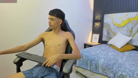 Snapshot of dark_desiree18 chatting on February 2026 12:26:01 PM DARCK online show from February 2026 12:26:01 PM