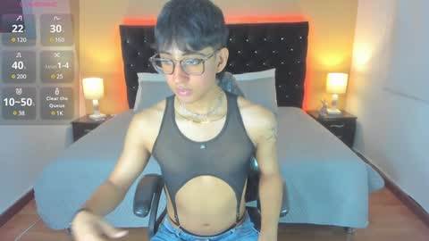 Snapshot of dark_hairy_ chatting on January 2025 02:55:01 AM Andrew online show from January 2025 02:55:01 AM