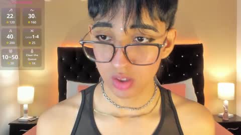 Snapshot of dark_hairy_ chatting on February 2025 03:02:02 AM Andrew online show from February 2025 03:02:02 AM