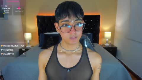 Snapshot of dark_hairy_ chatting on February 2025 03:12:02 AM Andrew online show from February 2025 03:12:02 AM