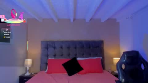 Snapshot of dark_hairy_ chatting on October 2025 04:33:01 AM Andrew online show from October 2025 04:33:01 AM