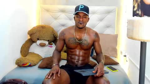 dark_king01 online show from February 2026 07:18:01 PM