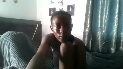 Snapshot of dark_mellanin chatting on June 2026 06:33:01 AM dark_mellanin online show from June 2026 06:33:01 AM