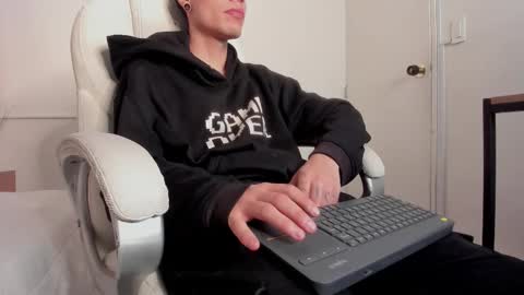 dark_sun333 online show from September 2025 08:52:02 PM