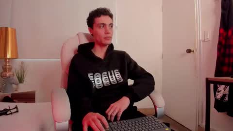 dark_sun333 online show from October 2025 09:35:02 PM