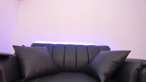 dark_valentino online show from March 2026 03:00:01 AM