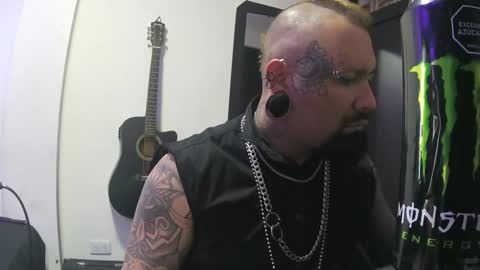 darkclothes online show from January 2025 03:00:02 AM