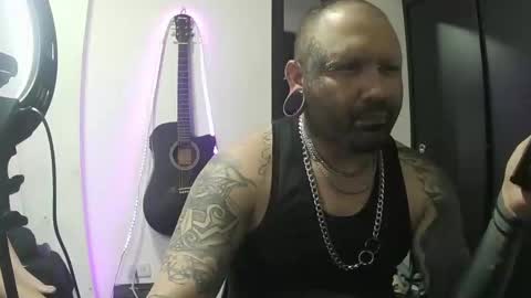 darkclothes online show from February 2025 01:00:02 AM