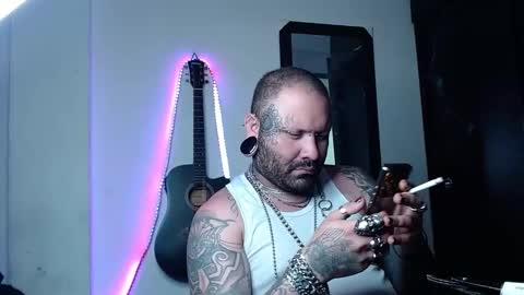 darkclothes online show from February 2025 02:37:01 AM