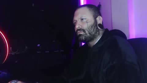 darkclothes online show from February 2025 04:39:02 AM