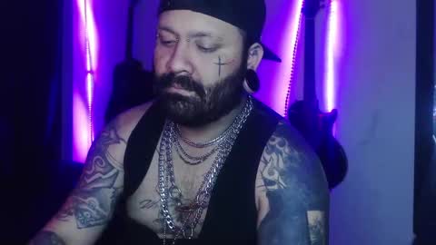 darkclothes online show from March 2025 02:06:02 AM