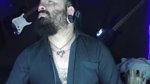 darkclothes online show from November 2025 10:47:02 AM