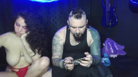 darkclothes online show from November 2025 07:10:01 AM