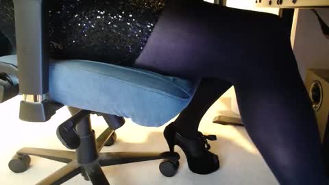 darkestme online show from January 2026 11:15:02 AM