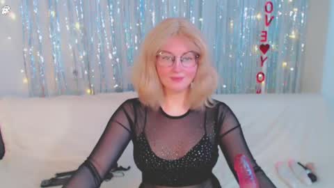 Kelly online show from February 2025 08:28:02 AM