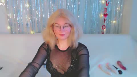 Kelly online show from March 2025 12:41:02 PM