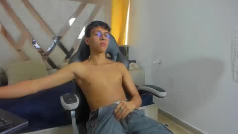 Darkjonss online show from November 2025 12:48:01 PM