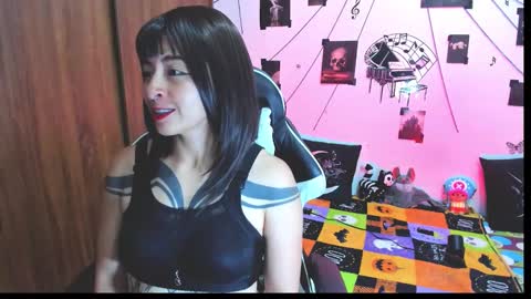 Hi Im Yuri  independent modelhelp me get my 111 hands upuwu online show from November 2025 07:27:01 PM