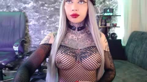 New account.  Help me reach 100 thumbs up  online show from September 2025 06:10:02 PM