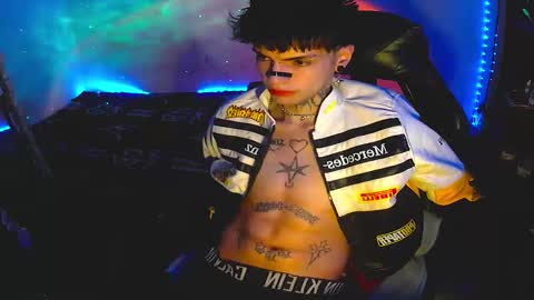   online show from December 2025 05:13:01 AM