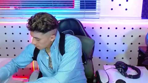 DARKO0717 online show from November 2025 11:31:01 AM