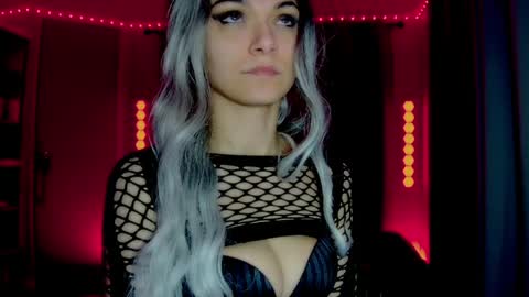roseredgoddess online show from May 2026 05:04:02 AM