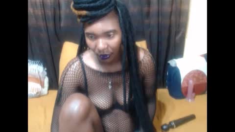 Darksultryxx30 online show from May 2026 06:35:02 PM