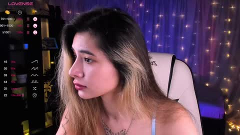 Snapshot of darlabelle chatting on December 2024 03:52:02 AM Belle online show from December 2024 03:52:02 AM