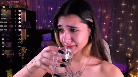 Snapshot of darlabelle chatting on December 2024 06:58:01 AM Belle online show from December 2024 06:58:01 AM