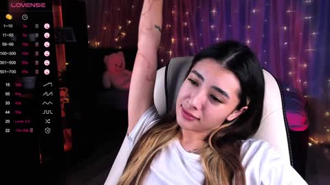 Snapshot of darlabelle chatting on December 2024 07:44:02 AM Belle online show from December 2024 07:44:02 AM