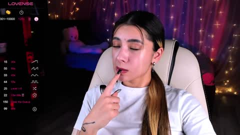 Snapshot of darlabelle chatting on January 2025 07:32:02 AM Belle online show from January 2025 07:32:02 AM